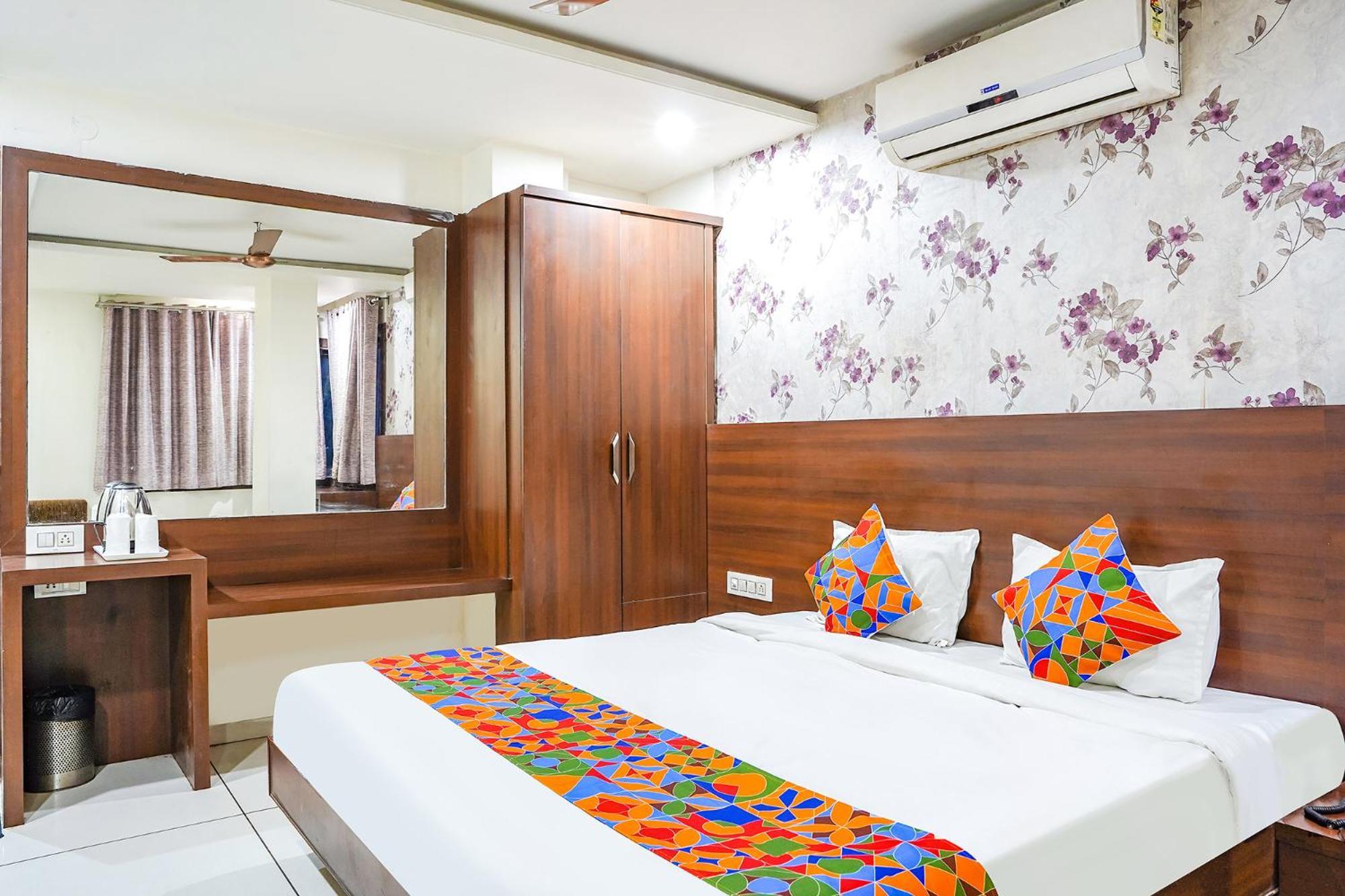 Treebo Hotel Ashirwad Bhopal Exteriör bild