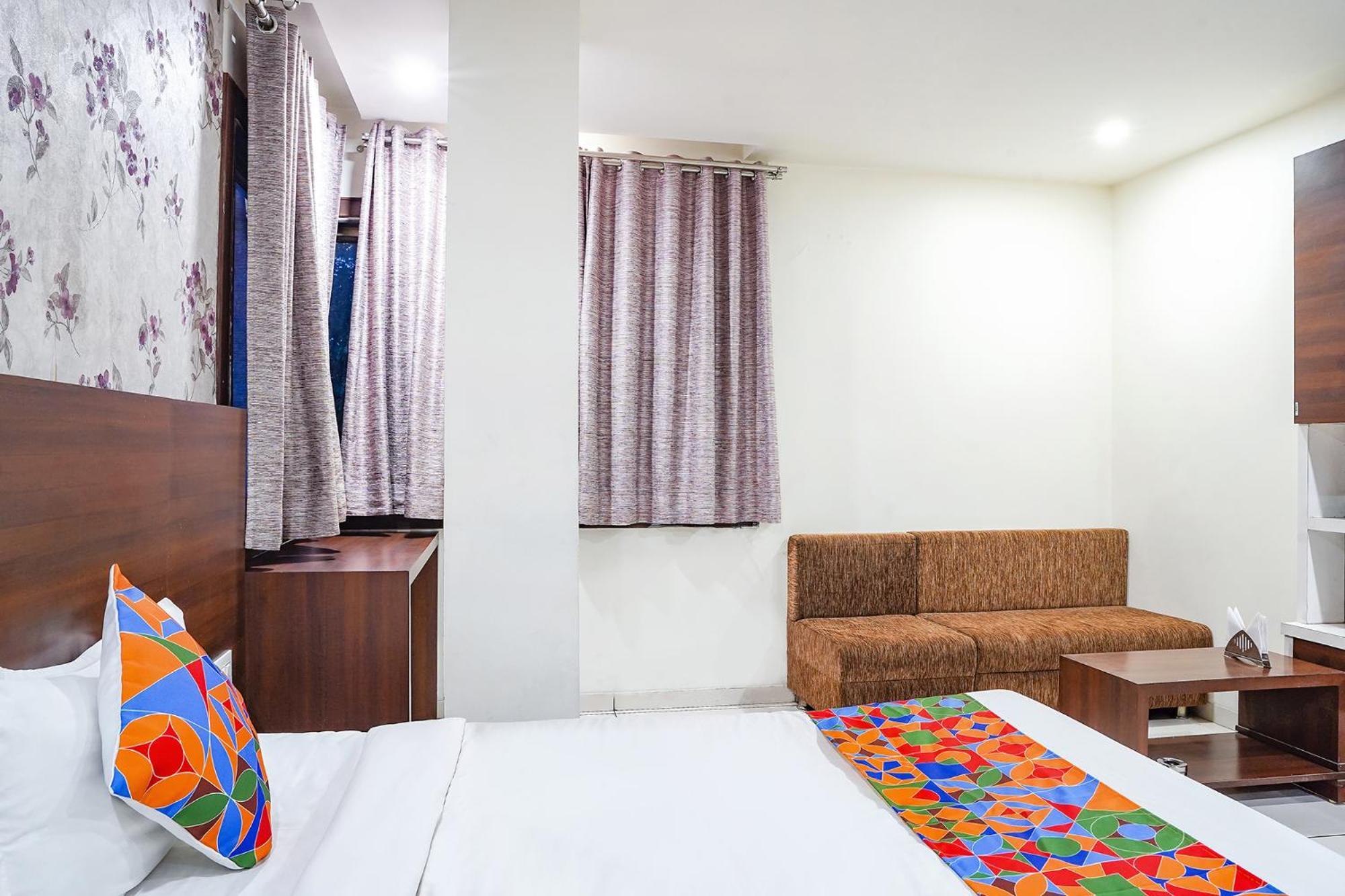 Treebo Hotel Ashirwad Bhopal Exteriör bild